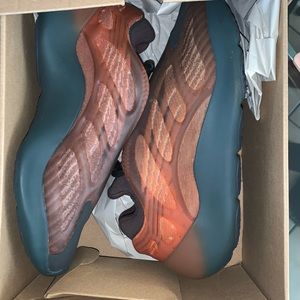 Yeezy size 8 mens fits like a 7 my son only wore them twice he have fat feet